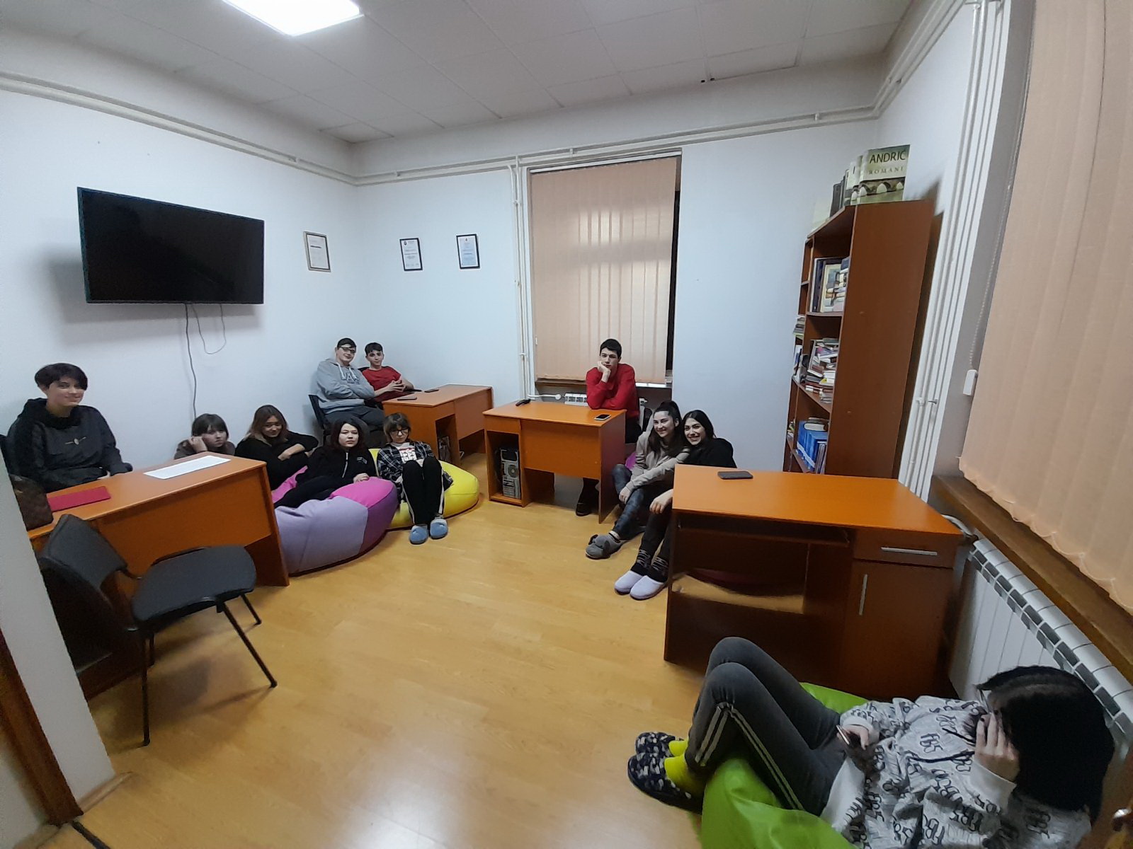 IMG e5df5adb60606dd6df4d06064c376540 V